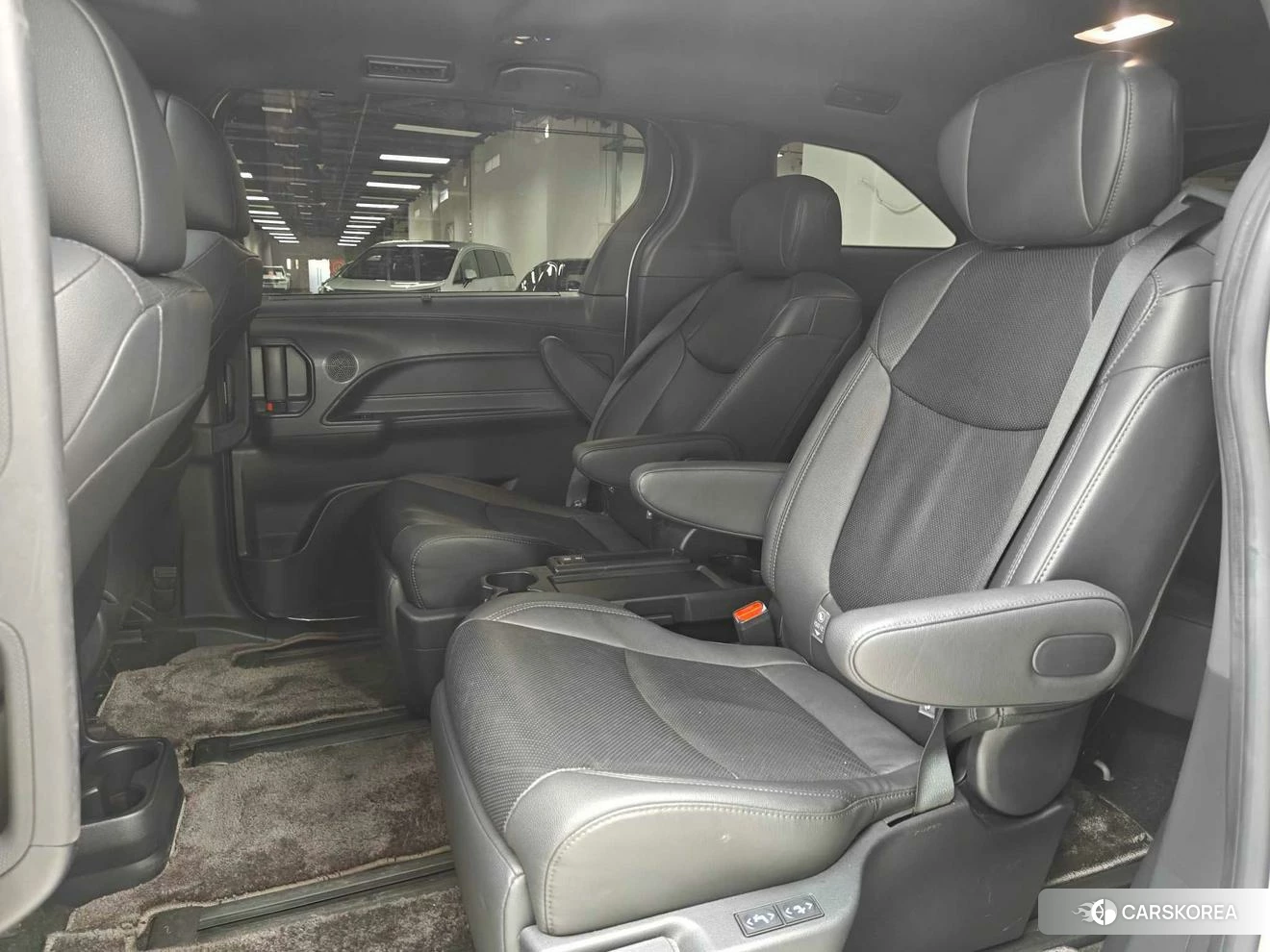 Toyota Saina id 4486604 из Китая 11
