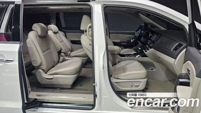 Kia All New Carnival id 2545409 из Кореи 11