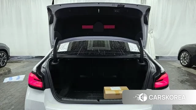 BMW 5 Series (G30) id 3508135 из Кореи 11