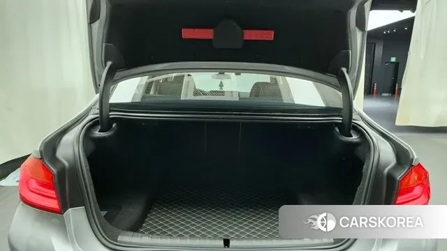 BMW 5 Series (G30) id 3017896 из Кореи 11