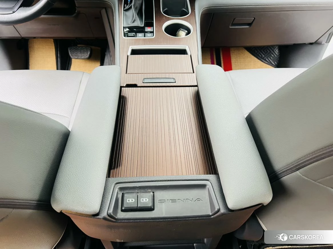 Toyota Saina id 4452559 из Китая 11