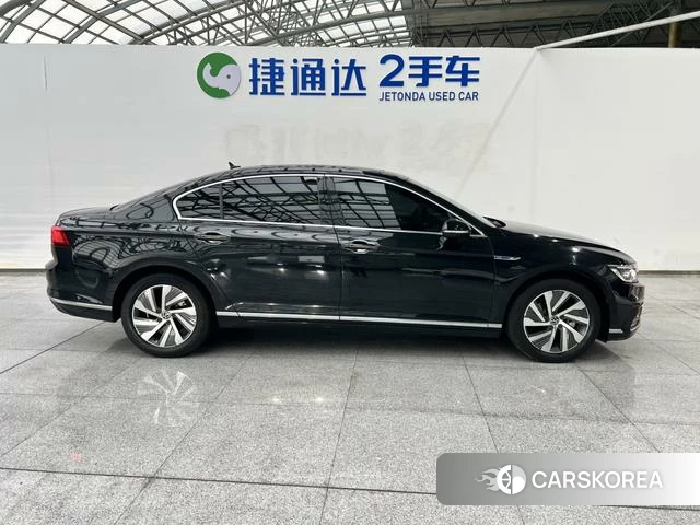 Volkswagen Magotan PHEV id 4273241 из Китая 11