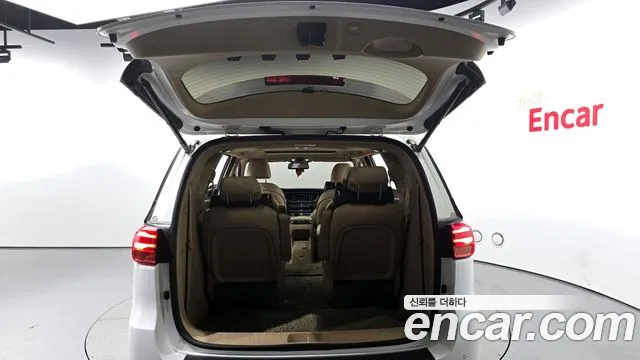 Kia The New Carnival id 2479388 из Кореи 11