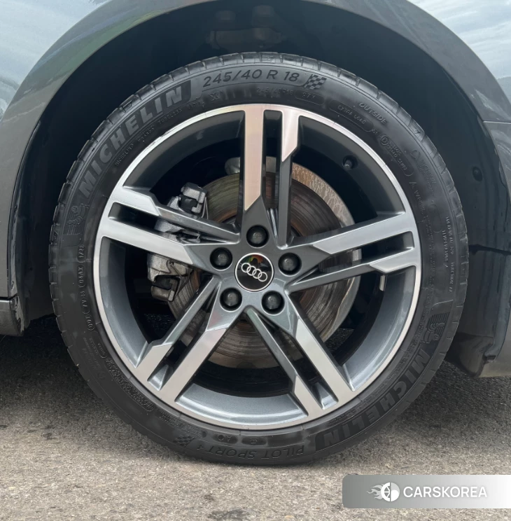Audi A4L id 4455149 из Китая 11