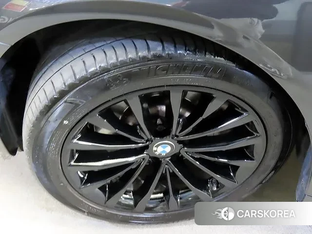 BMW 5 Series (G30) id 3407469 из Кореи 11