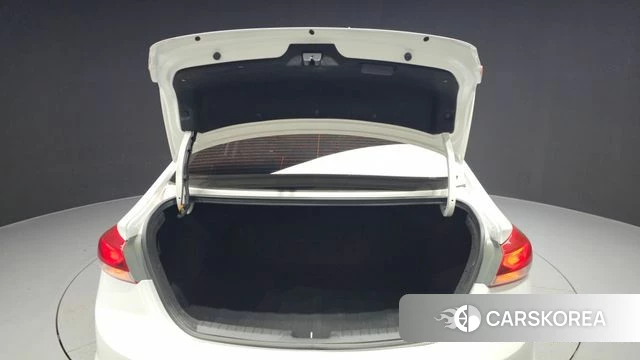 Hyundai Avante AD id 3943049 из Кореи 11