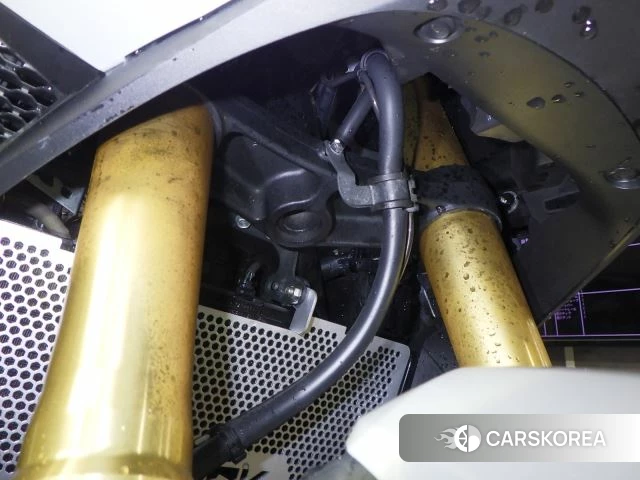 Honda X-ADV 750 id 4184336 из Японии 11