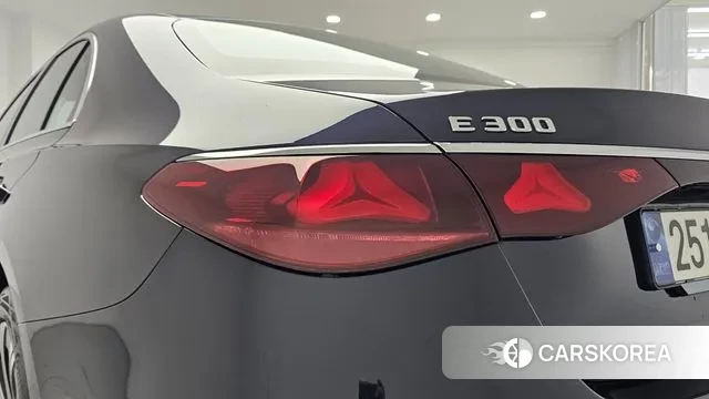 Mercedes-Benz E-Class W214 id 2888952 из Кореи 11