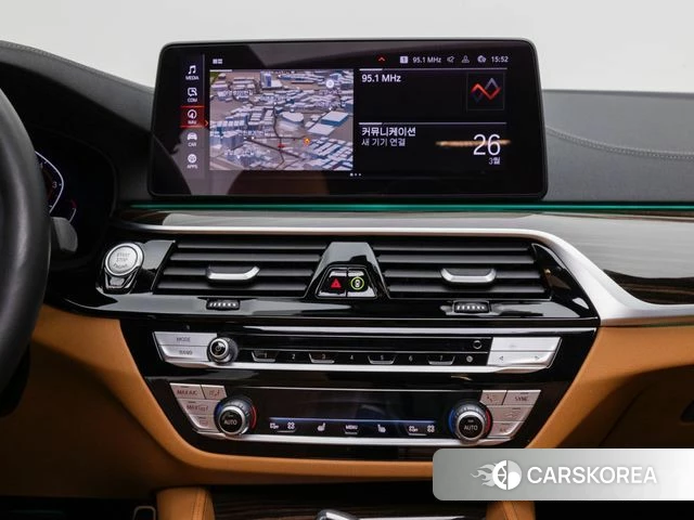 BMW 5 Series (G30) id 3852557 из Кореи 11