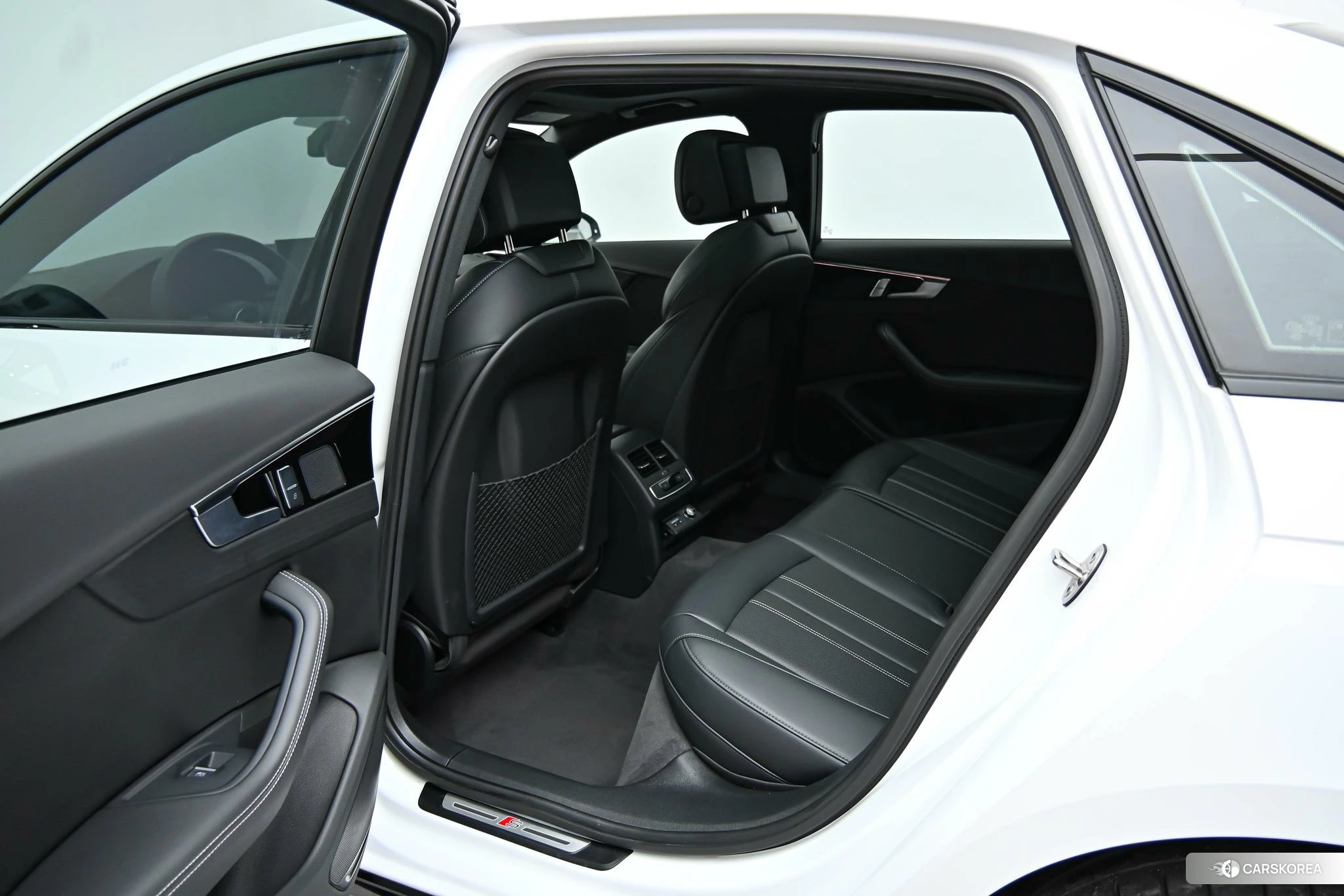 Audi A4L id 4479337 из Китая 11