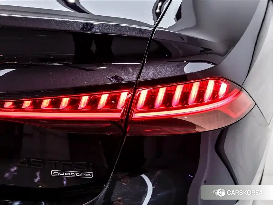 Audi A7L id 4570596 из Китая 11