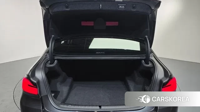 BMW 5 Series (G30) id 3509144 из Кореи 11