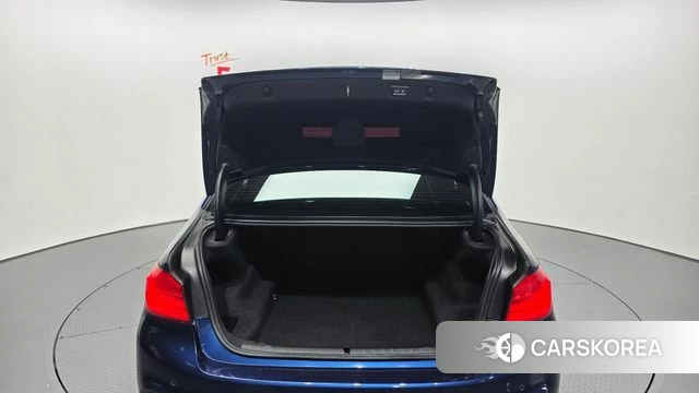 BMW 5 Series (G30) id 3861747 из Кореи 11