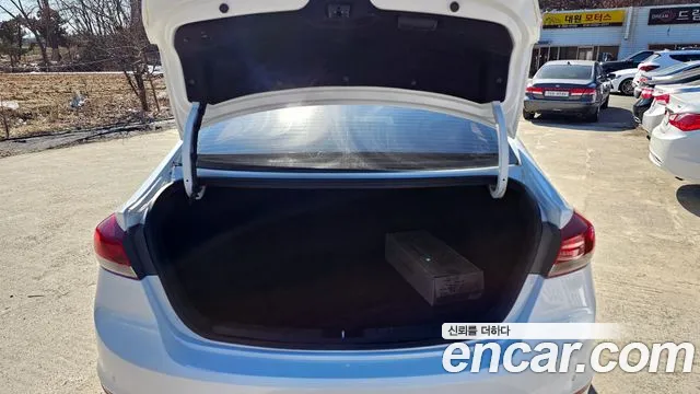 Hyundai Avante AD id 2418821 из Кореи 11