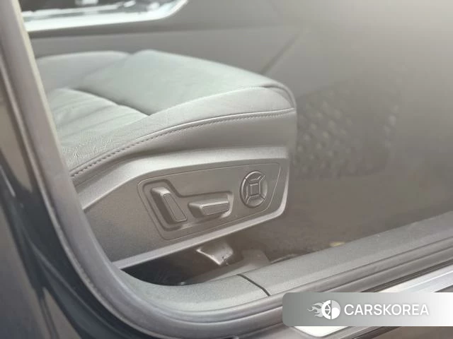 Audi A6L id 4290084 из Китая 11