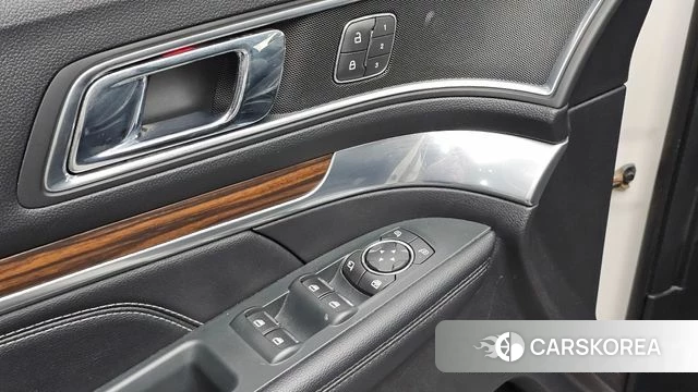 Ford Explorer id 4632884 из Кореи 11