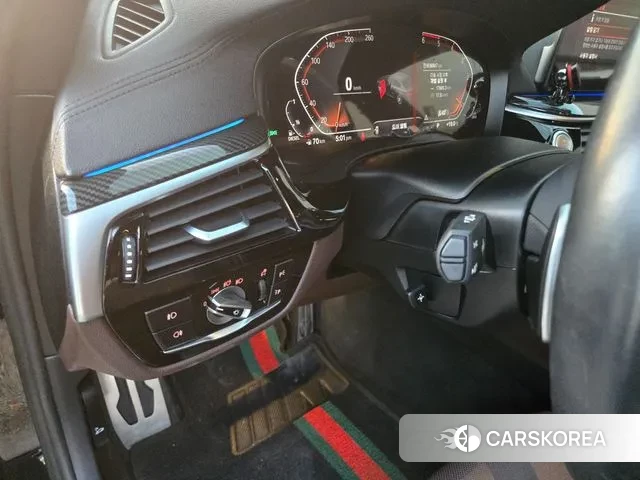 BMW 5 Series (G30) id 3425903 из Кореи 11