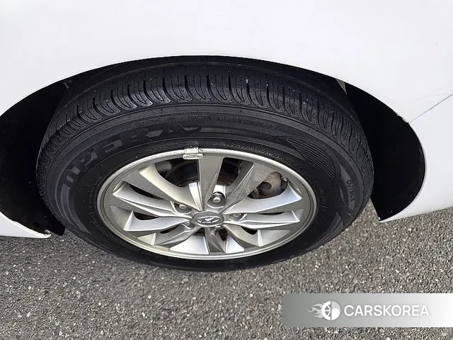 Hyundai The New Avante AD id 3368375 из Кореи 11