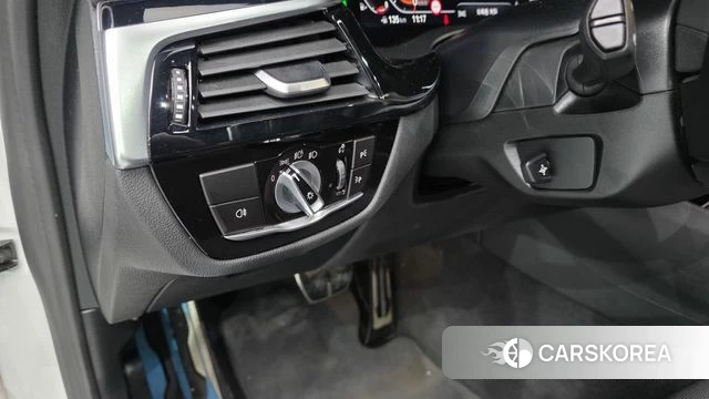 BMW 5 Series (G30) id 4481536 из Кореи 11