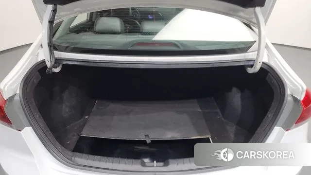 Hyundai Avante AD id 3469824 из Кореи 11