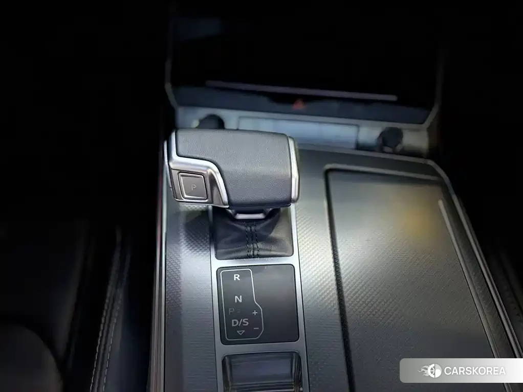 Audi A6L id 4577413 из Китая 12