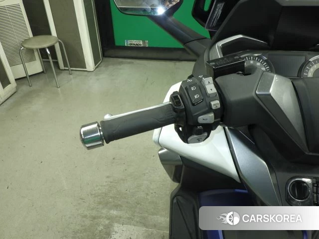 Проданный Honda FORZA id 3997181 из Японии, фото 11