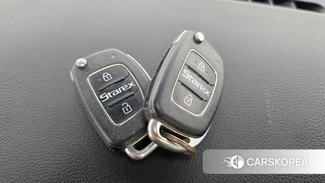 Hyundai The New Grand Starex id 4447420 из Кореи 11