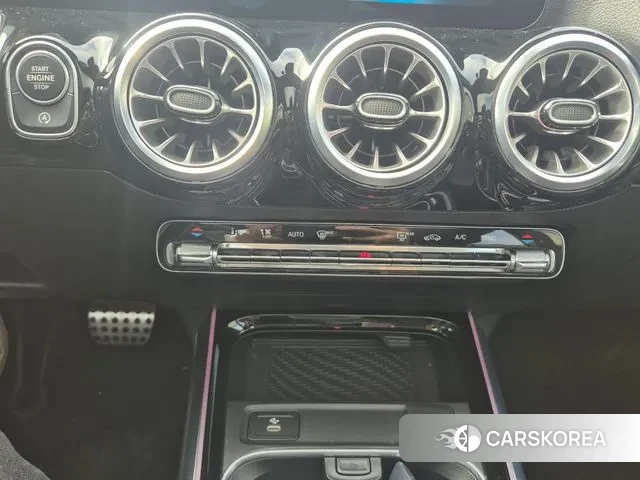 Mercedes-Benz GLA - Class H247 id 3256502 из Кореи 11