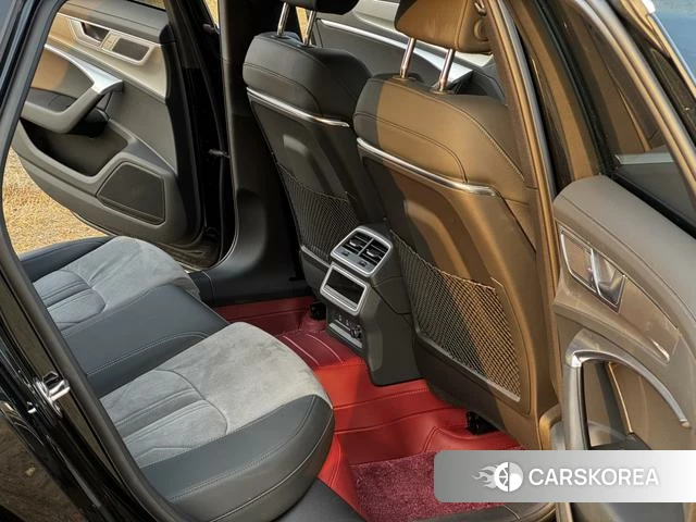 Audi A6L id 4241680 из Китая 11