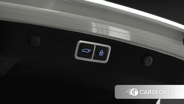 Hyundai Grandeur (GN7) id 3922382 из Кореи 11