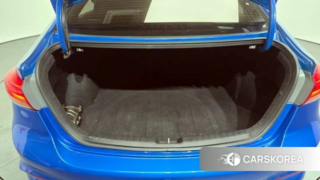 Hyundai Avante AD id 3845795 из Кореи 11