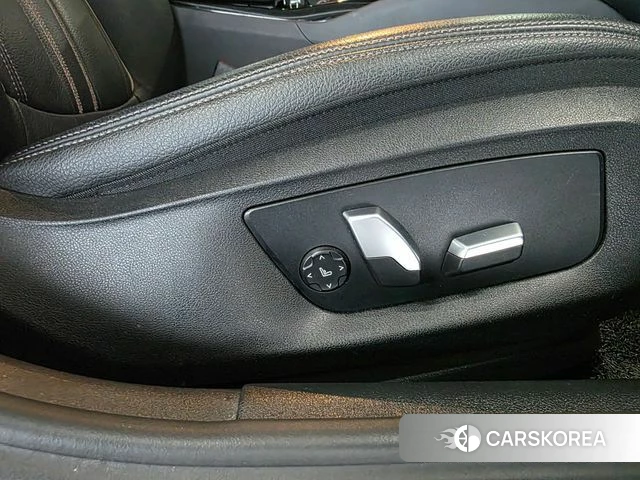 BMW 5 Series (G30) id 4310832 из Кореи 11