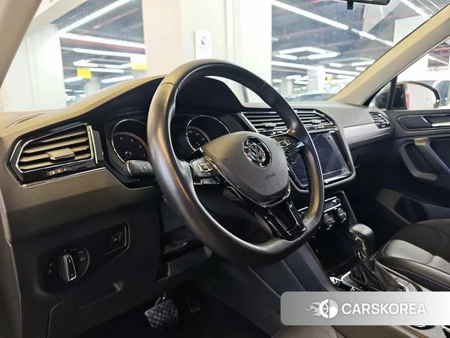 Volkswagen Tiguan L id 4213714 из Китая 11