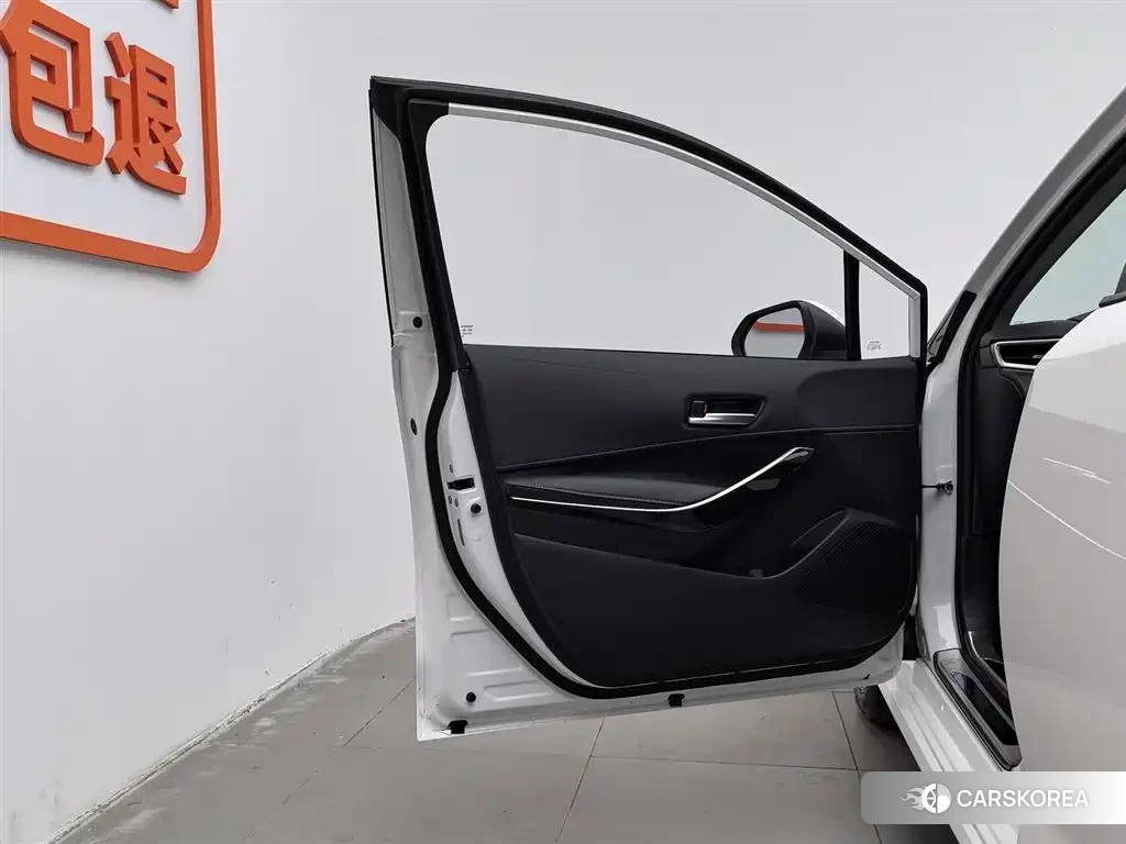 Toyota Corolla id 4545804 из Китая 11