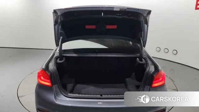 BMW 5 Series (G30) id 2995401 из Кореи 11