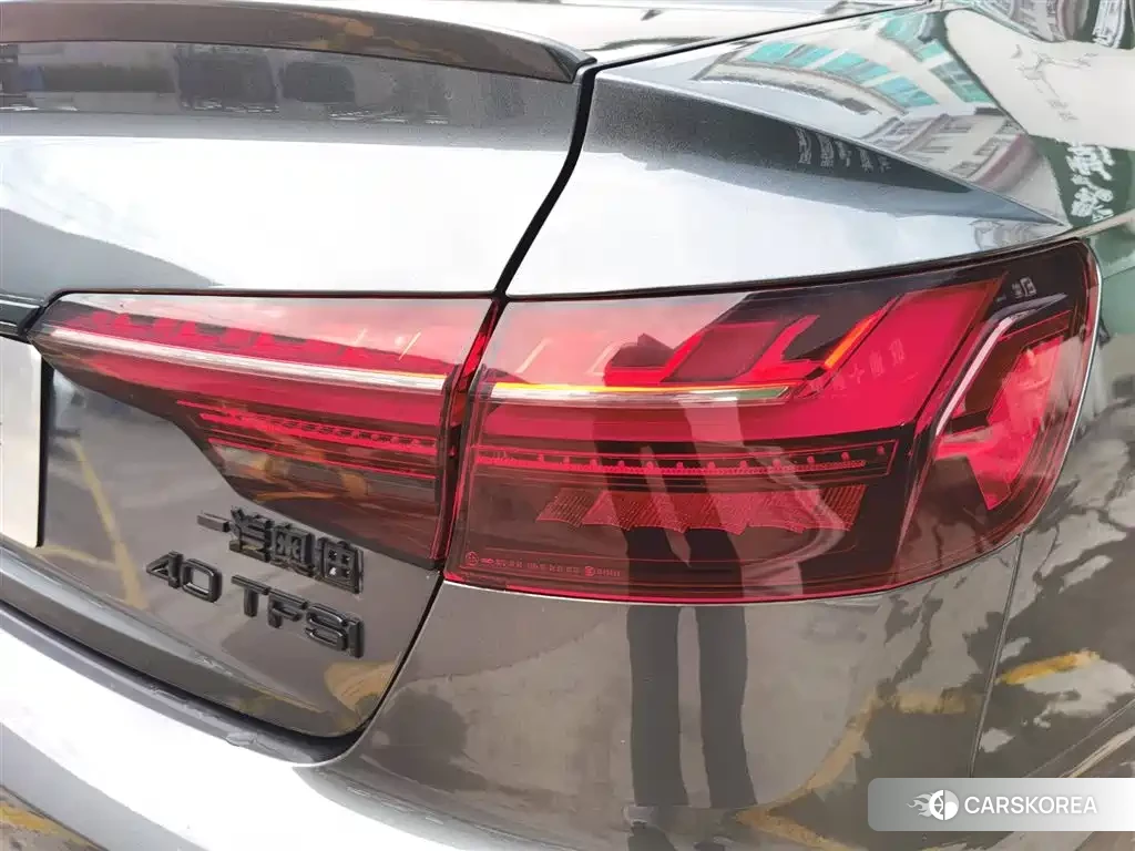 Audi A4L id 4599614 из Китая 11