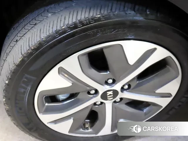 Kia Niro EV id 3522525 из Кореи 11