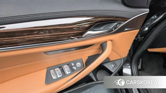 BMW 5 Series (G30) id 4445043 из Кореи 11