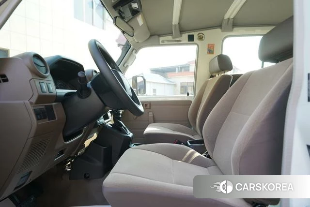 Toyota Land Cruiser 70 Series id 4258834 из Китая 11