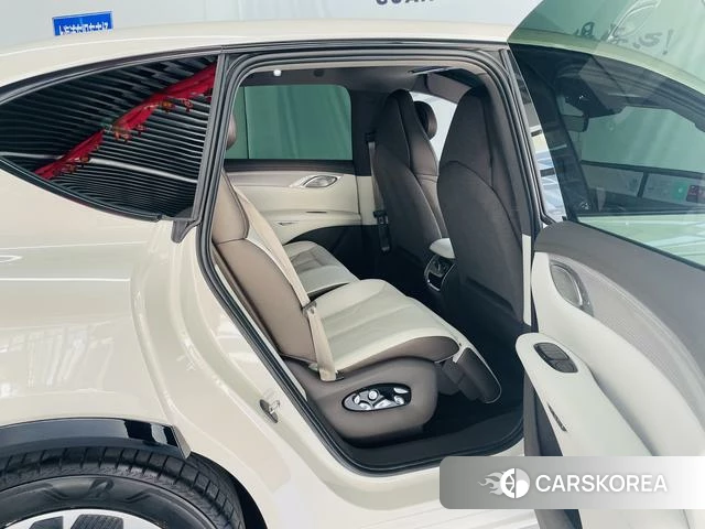 Zhiji Automobile Zhiji LS7 id 4198791 из Китая 11