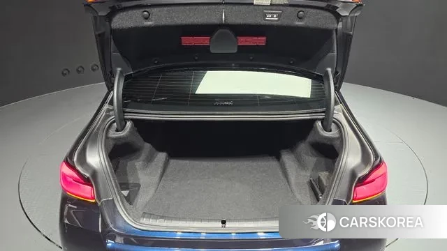 BMW 5 Series (G30) id 3043038 из Кореи 11