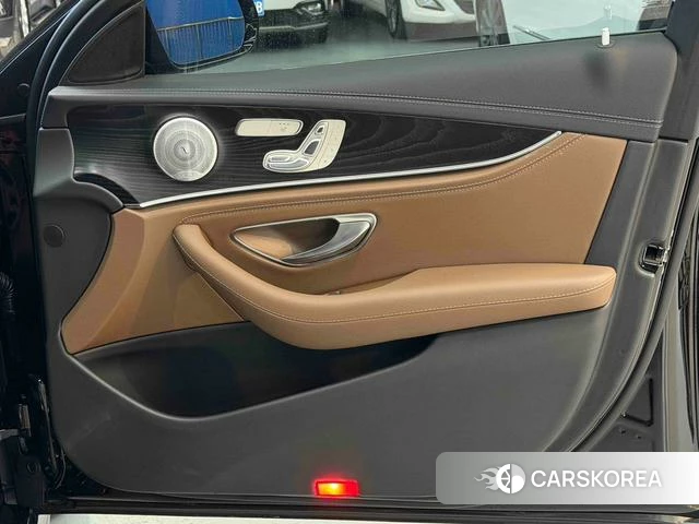 Mercedes-Benz E-class id 4219295 из Китая 11