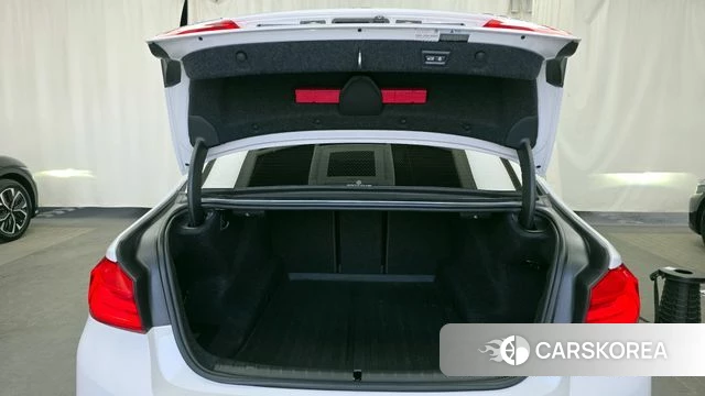 BMW 5 Series (G30) id 3924215 из Кореи 11