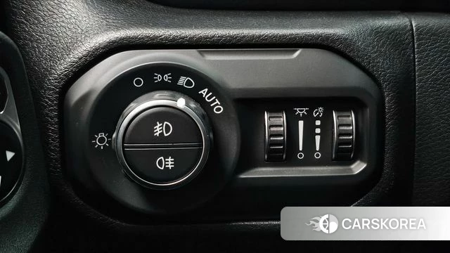 Jeep Wrangler (JL) id 4389369 из Кореи 11