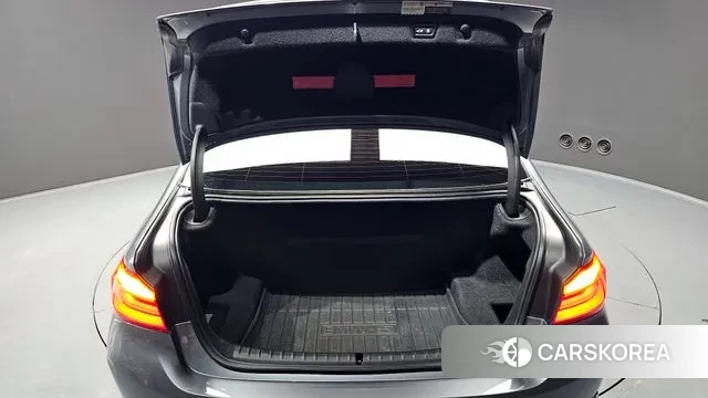 BMW 5 Series (G30) id 3209873 из Кореи 11