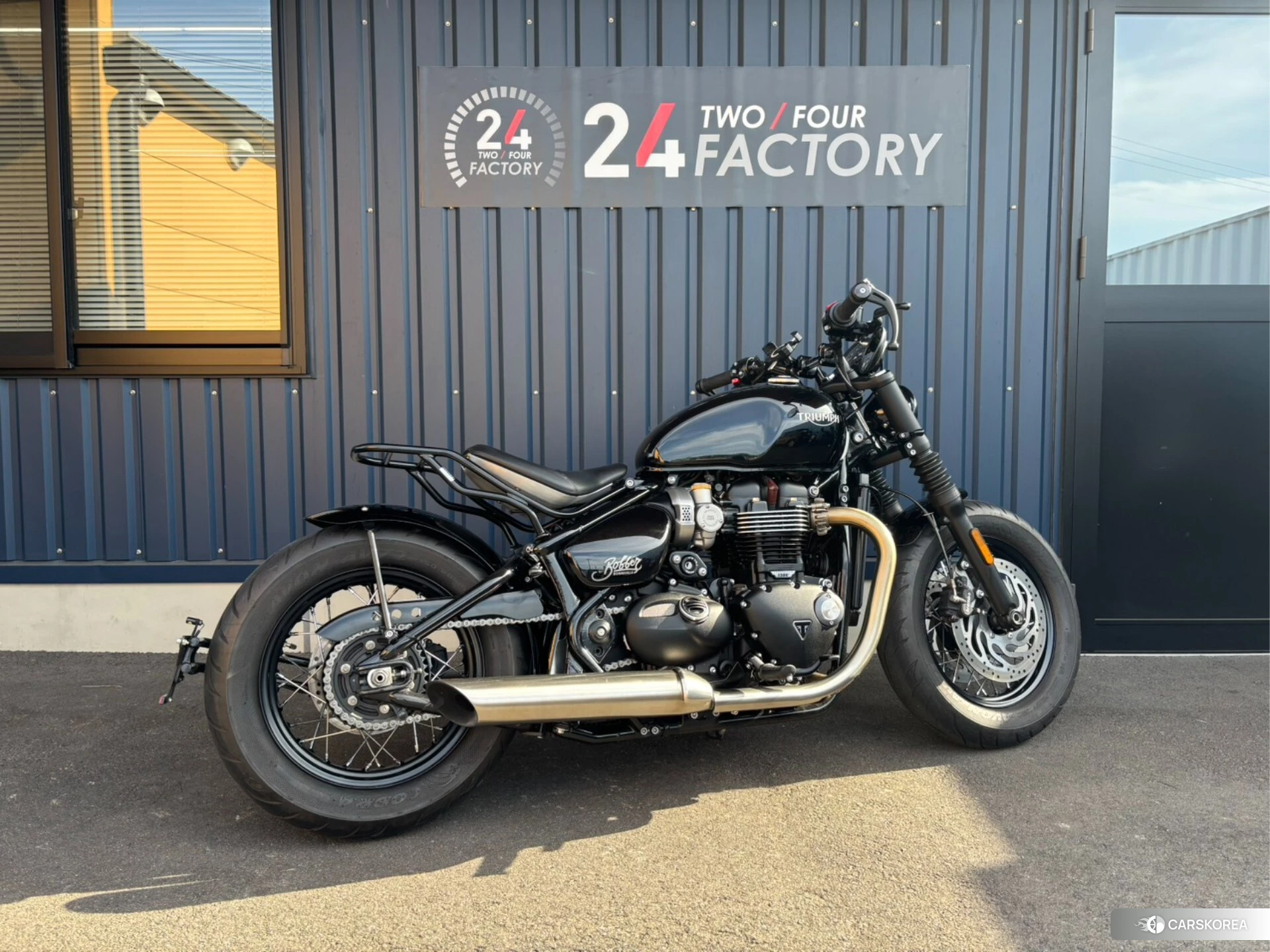 Triumph BONNEVILLE BOBBER id 4352552 из Японии 11