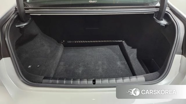 BMW 7 Series (G70) id 4590985 из Кореи 11
