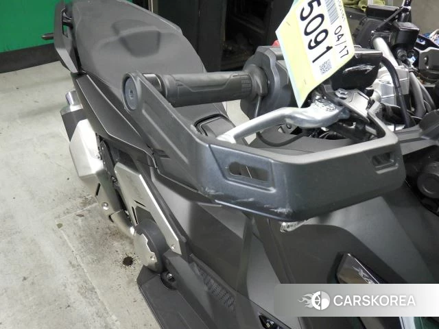 Honda X-ADV 750 id 3950001 из Японии 11