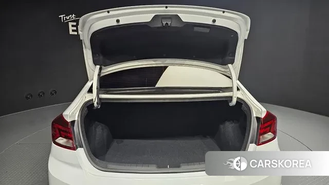 Hyundai The New Avante AD id 3444759 из Кореи 11