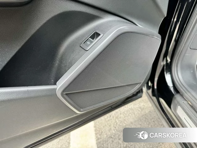 Audi Q5L id 4240112 из Китая 11